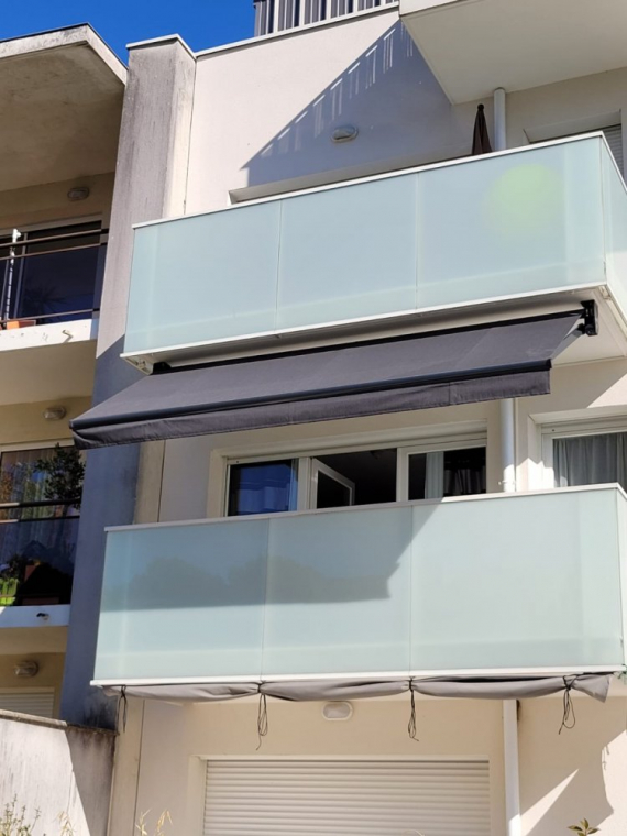 Installation de Store extérieur sur mesure pour balcon à Mérignac, Mérignac, NOVA STORES